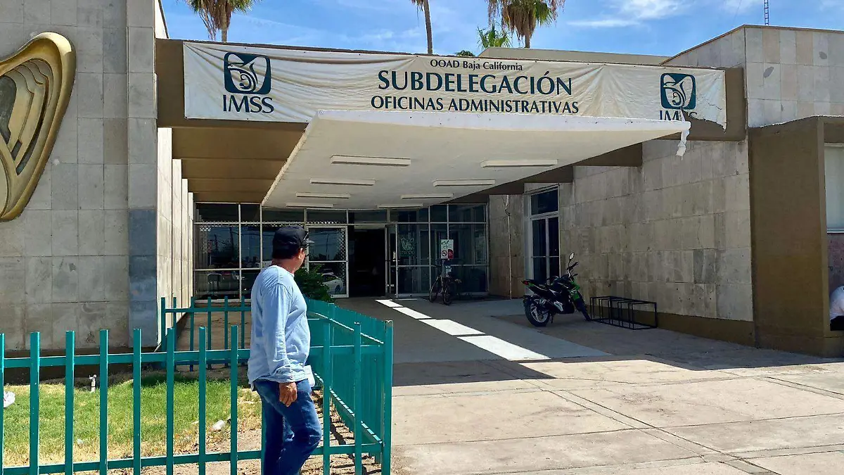 En la subdelegación del IMSS de la avenida Chihuahua y Cerrada Matamoros se atiende tanto a los trabajadores como a los patrones que requieran hacer trámites